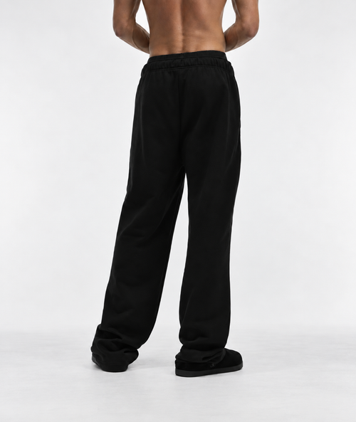 Alo Yoga Accolade Straight-Leg Sweatpants Black