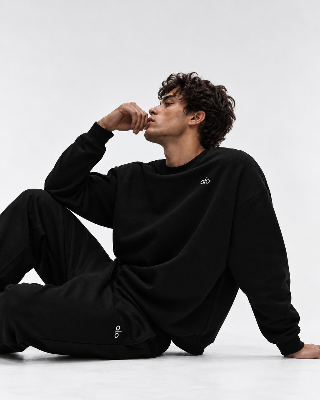 Alo Yoga Accolade Crew Neck Black